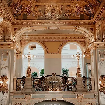 Luxury Art Deco Near Hungarian Parliament Budapest