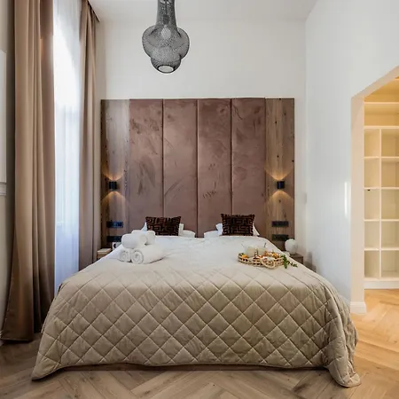 Luxury Art Deco Near Hungarian Parliament Apartment Budapest